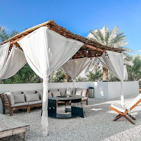 Вилла The Farm Chalet Аль-Айн Экстерьер фото